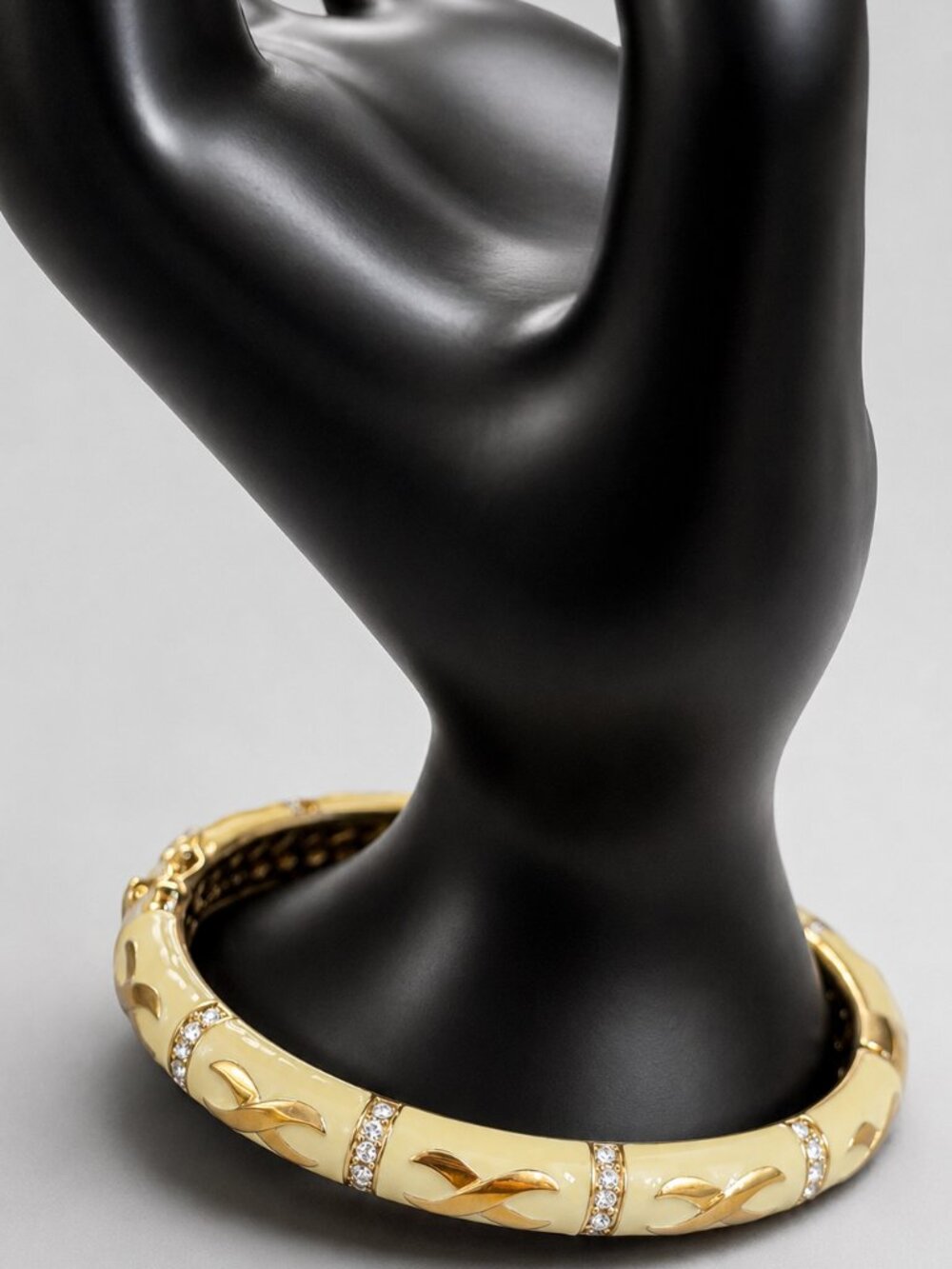 Lauren G Adams Vintage Cream Enamel Bangle Bracelet 18K Gold Plated Floral Leaf